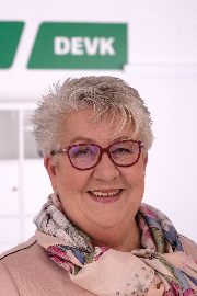Frau Petra Dietrich